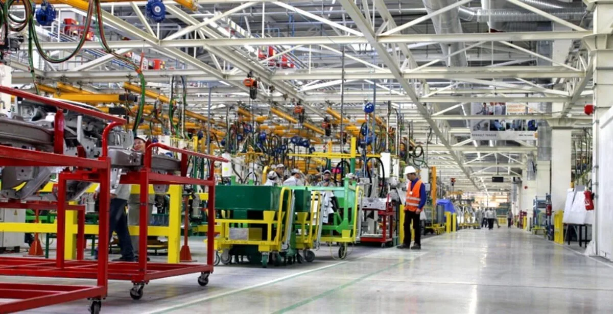 Intenţia UE de a interzice automobilele cu combustie internă din 2035 se loveşte de împotrivirea  Franţei