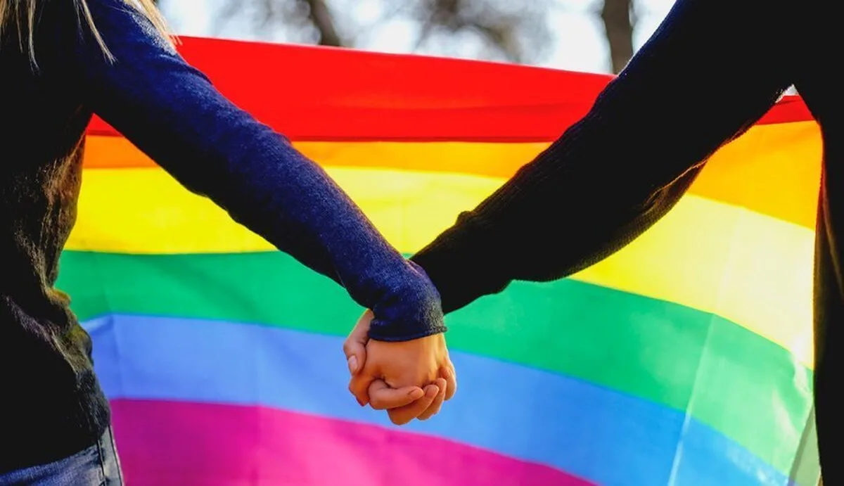 Un tânăr de 19 ani s-a transformat total în urma pandemiei: „Perioada de carantină m-a ajutat să îmi dau seama că sunt gay”