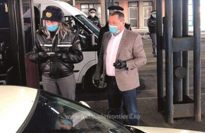 Patru migranţi din Afganistan, prinşi la frontieră ascunşi într-un autocamion,în Arad