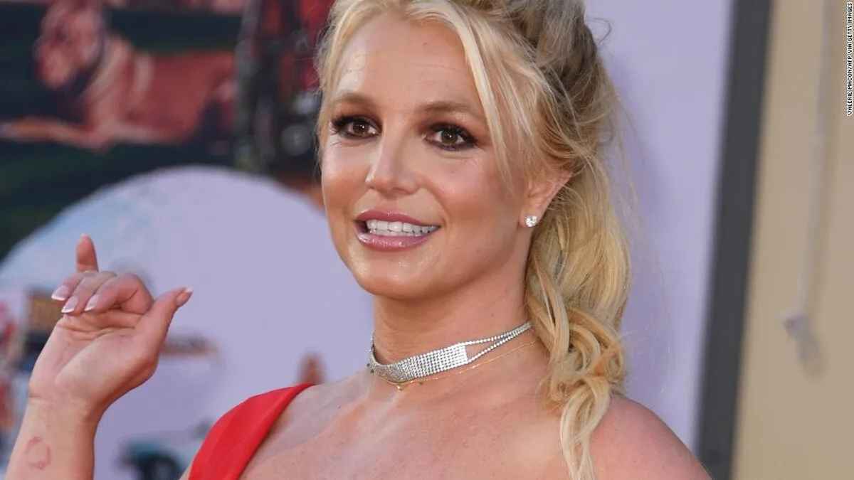 Jessica Simpson spune că admiră „forța” și „capacitatea de a trăi fără scuze” a lui Britney Spears