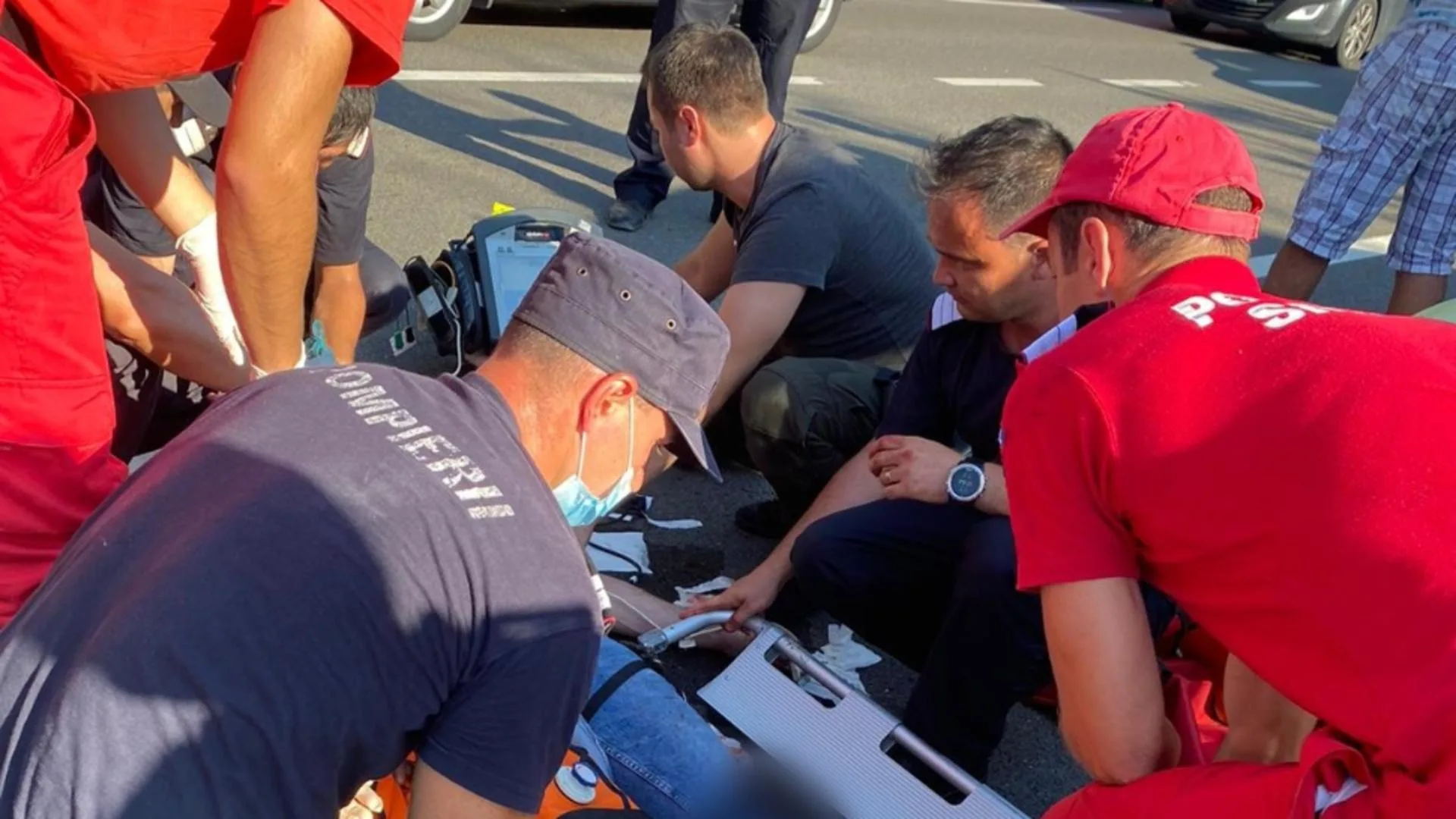 Pompierii buzoieni care se întorceau din Grecia au intervenit la un accident rutier produs în faţa lor
