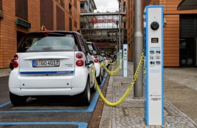 Germania îşi va atinge luna aceasta obiectivul de un milion de automobile electrice pe şosele