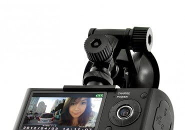 Din ce in ce mai multi soferi folosesc o camera auto atunci cand conduc