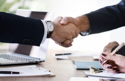 Fuziunile și achizițiile globale se ridică la un nivel record pentru a treia lună consecutivă