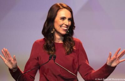 Premierul Jacinda Ardern din Noua Zeelandă oferă creșterea bunăstării în bugetul anual pe măsură ce economia revine