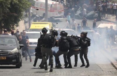 Trupele israeliene se adună de-a lungul frontierei Gaza, în mijlocul focului de rachete și al atacurilor aeriene