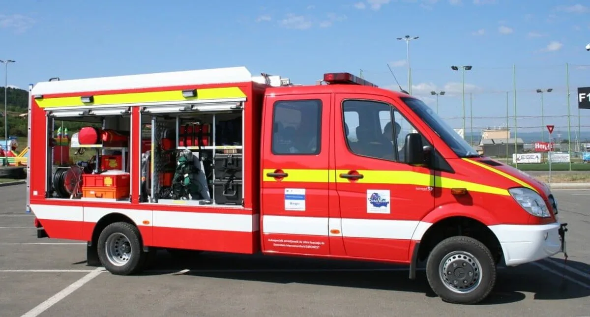 Toate cele cinci victime ale accidentului rutier de la Răuceşti, din Neamţ, transportate la spital