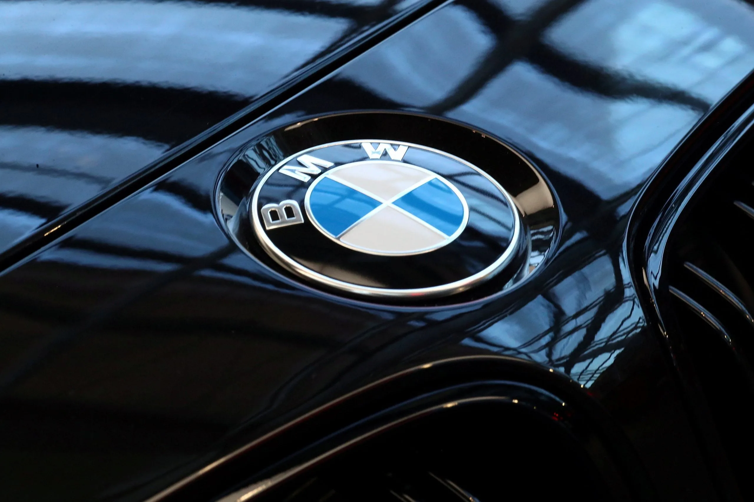 BMW confirmă îndeplinirea obiectivelor pe anul 2021, în ciuda lipsei de cipuri