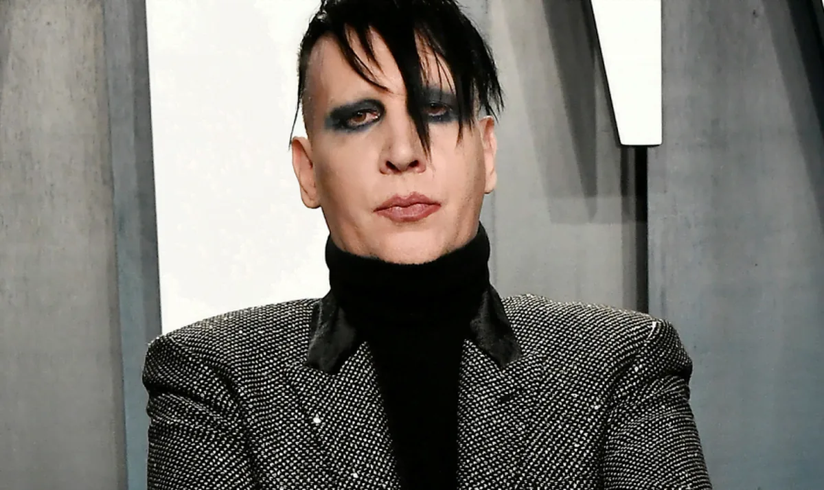 Fosta asistentă a lui Marilyn Manson îl dă în judecată pe cântăreț pentru abuz sexual și alte agresiuni