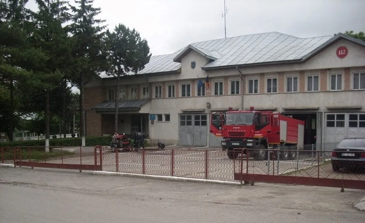 Pompierii au stins un incendiu izbucnit la un camion, în trafic, pe DN 29B