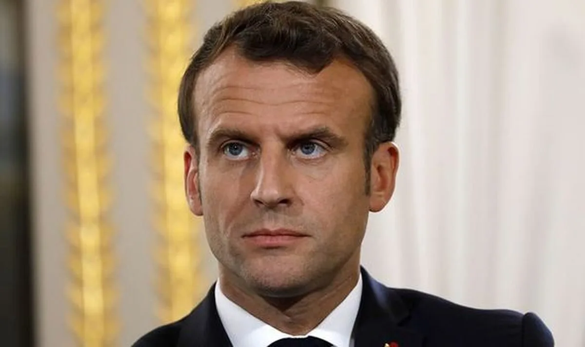 Emmanuel Macron a modificat drapelul francez.