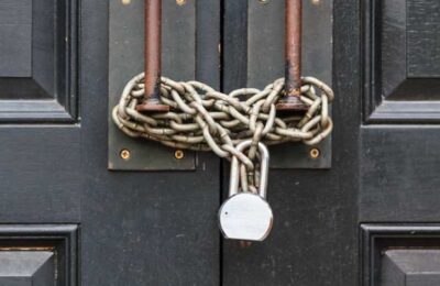 Firmele care încalcă repetat măsurile anti-Covid vor fi suspendate