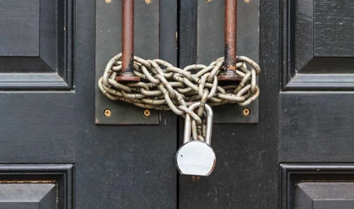 Firmele care încalcă repetat măsurile anti-Covid vor fi suspendate