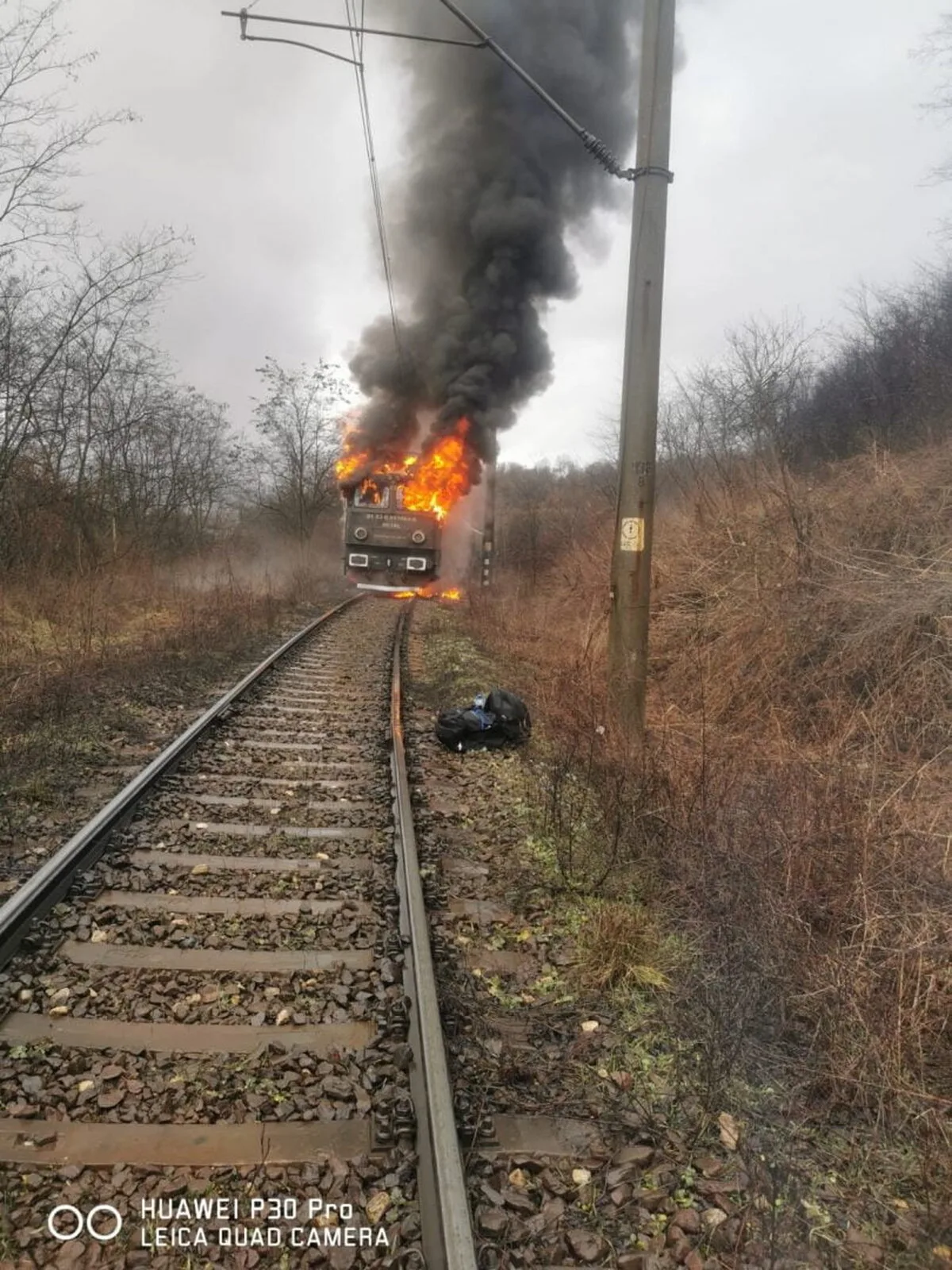 Încă un incendiu la locomotiva unui tren: ”CFR Călători cere scuze pasagerilor”