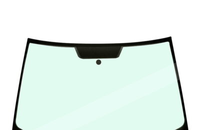 Motive pentru care calitatea parbrizului mașinii tale contează cu adevărat!