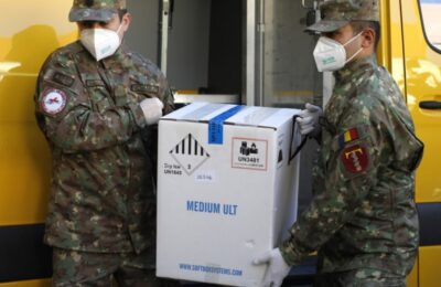 O nouă tranşă de vaccin de la Pfizer BioNTech soseşte în România