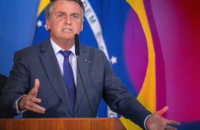 Bolsonaro declară război rețelelor sociale