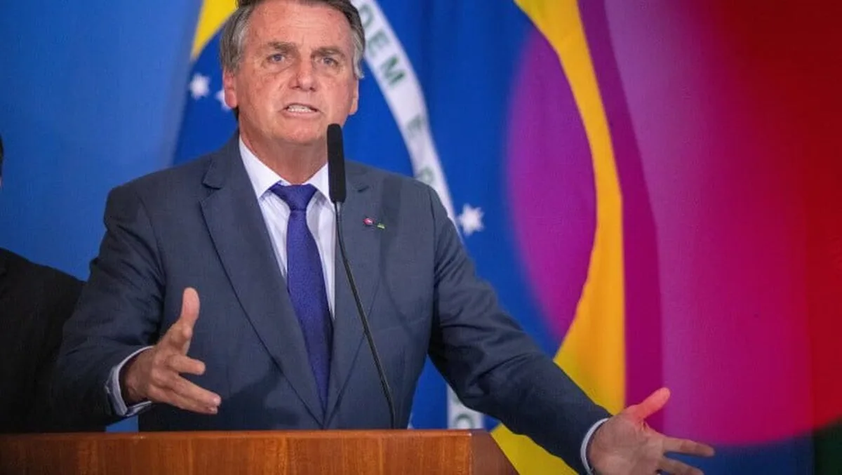 Bolsonaro declară război rețelelor sociale