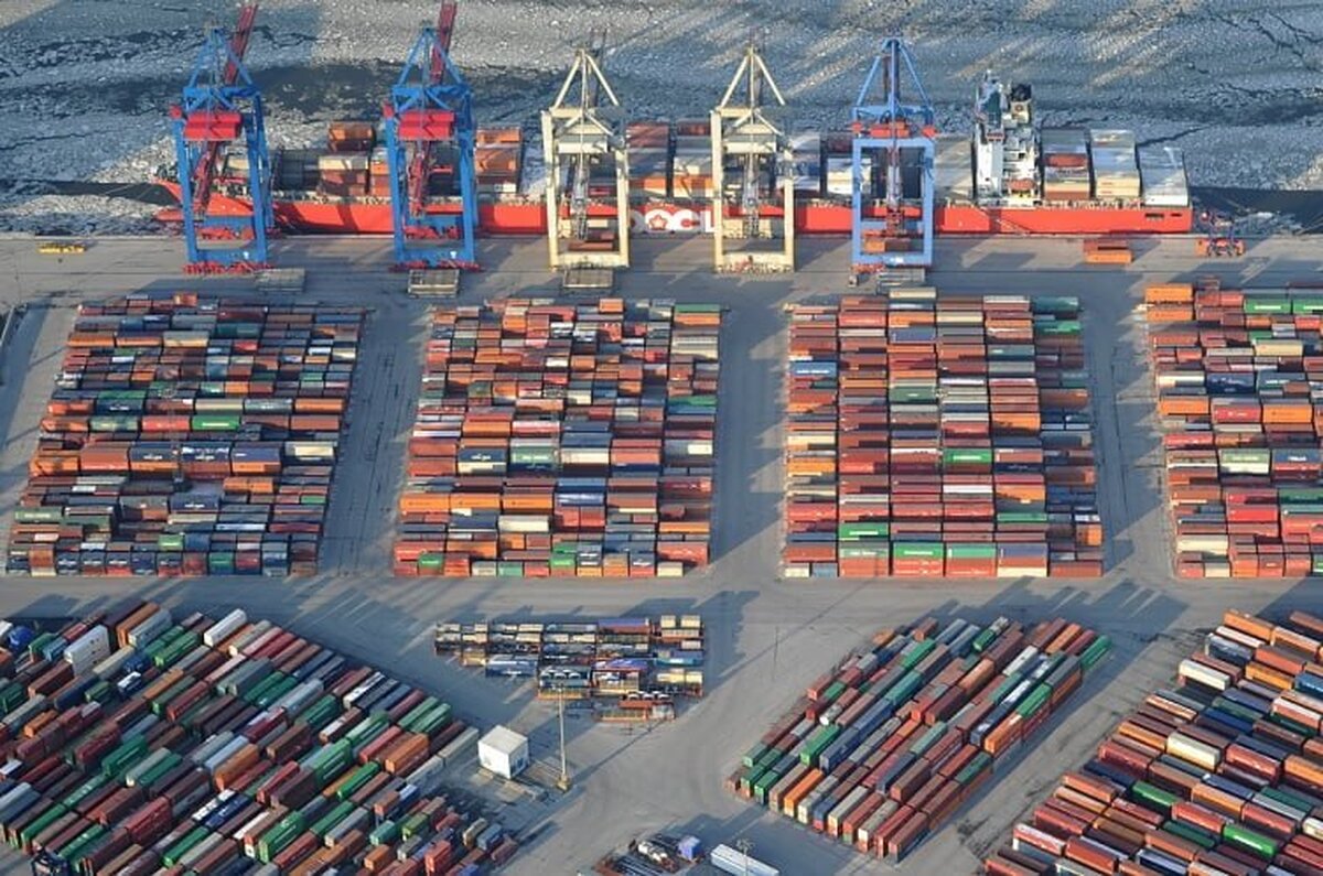 Criza transporturilor globale se va extinde și în 2022,