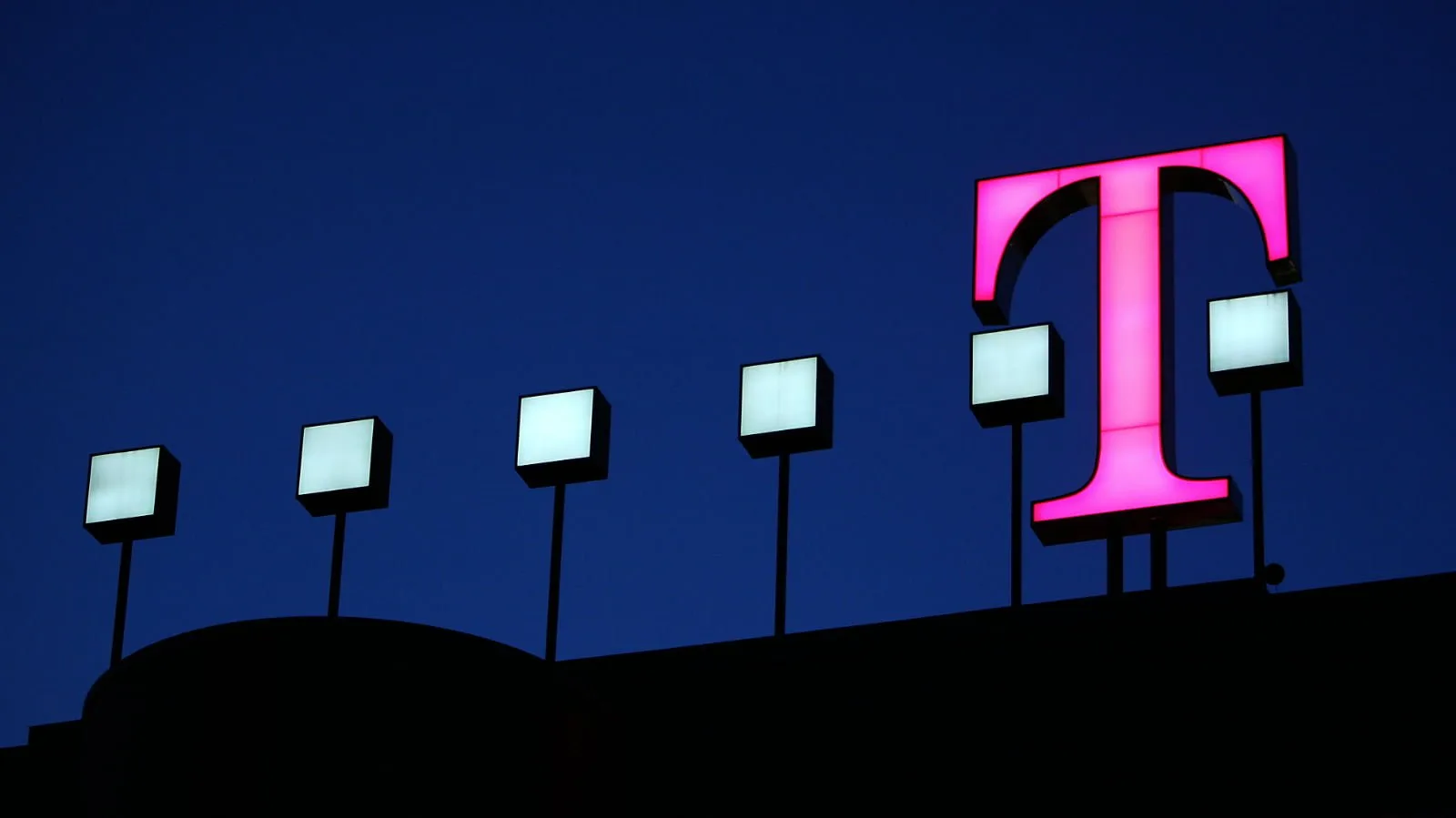 Deutsche Telekom este aproape de vânzarea diviziei din Olanda pentru circa cinci miliarde de euro