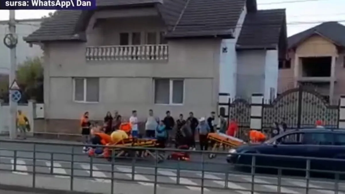 O femeie însărcinată și cei doi copii ai săi, accidentați pe trecera de pietoni din Arad