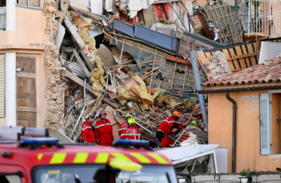 O clădire cu trei etaje s-a prăbușit în Franța, după o explozie.