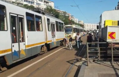 Micile afaceri de succes create de șinele de tramvai vechi și periculoase din București
