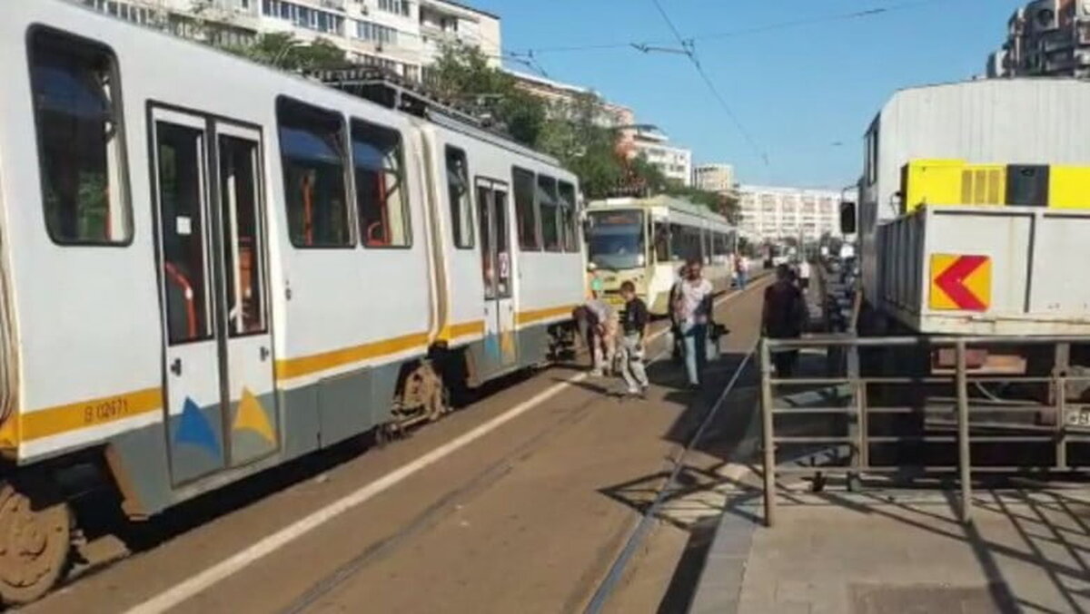 Micile afaceri de succes create de șinele de tramvai vechi și periculoase din București
