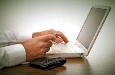 Coșmarul românilor care vor să scape de o poprire banală pe conturi