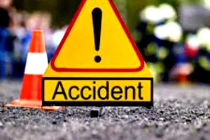 Trei oameni au murit și alți trei au fost răniți într-un accident produs de un şofer de 78 de ani, pe E85