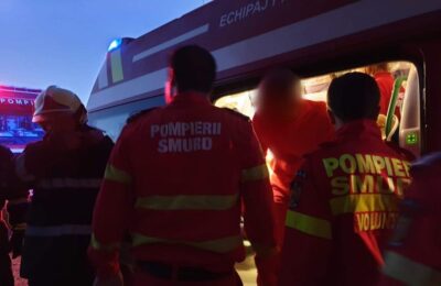 Un copil de şase ani din Bistriţa-Năsăud, accidentat de o autoutilitară pe un drum comunal