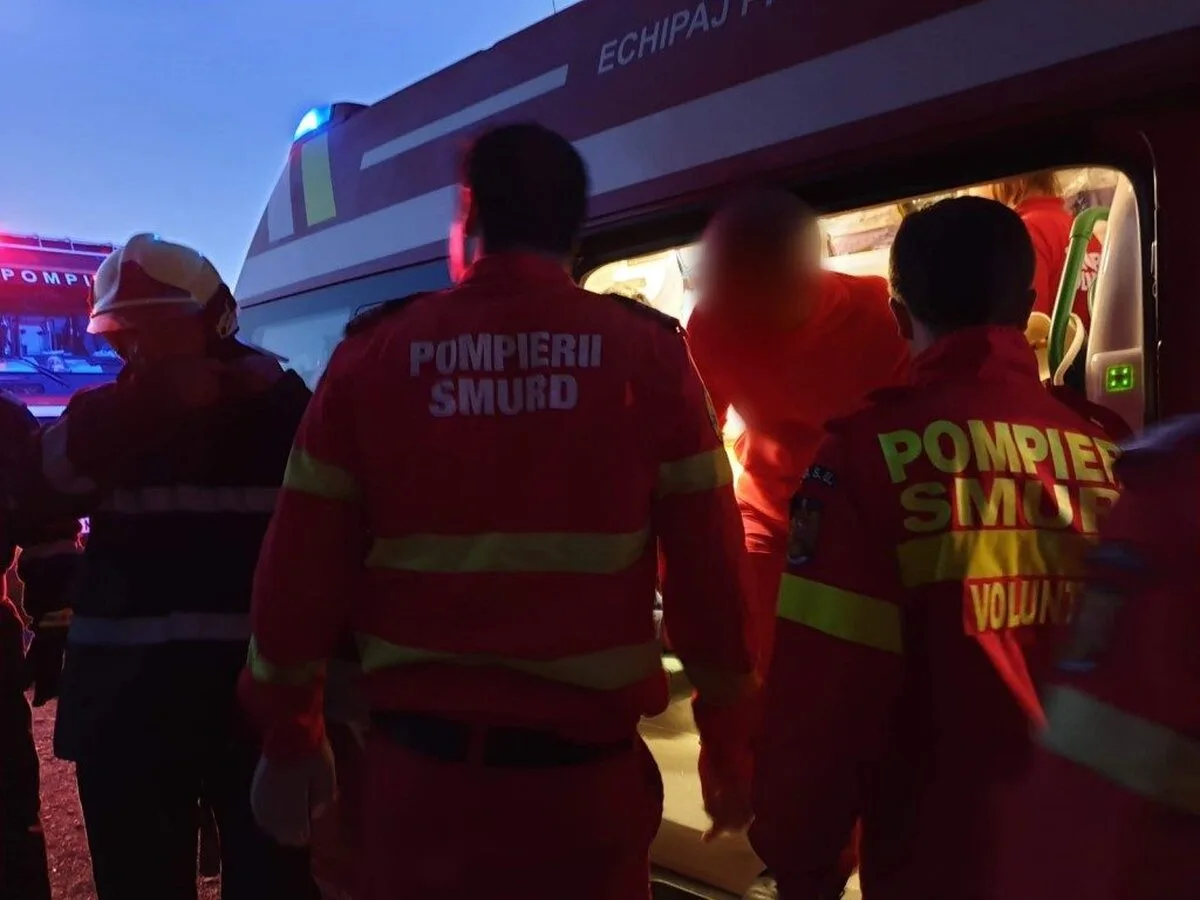 Un copil de şase ani din Bistriţa-Năsăud, accidentat de o autoutilitară pe un drum comunal
