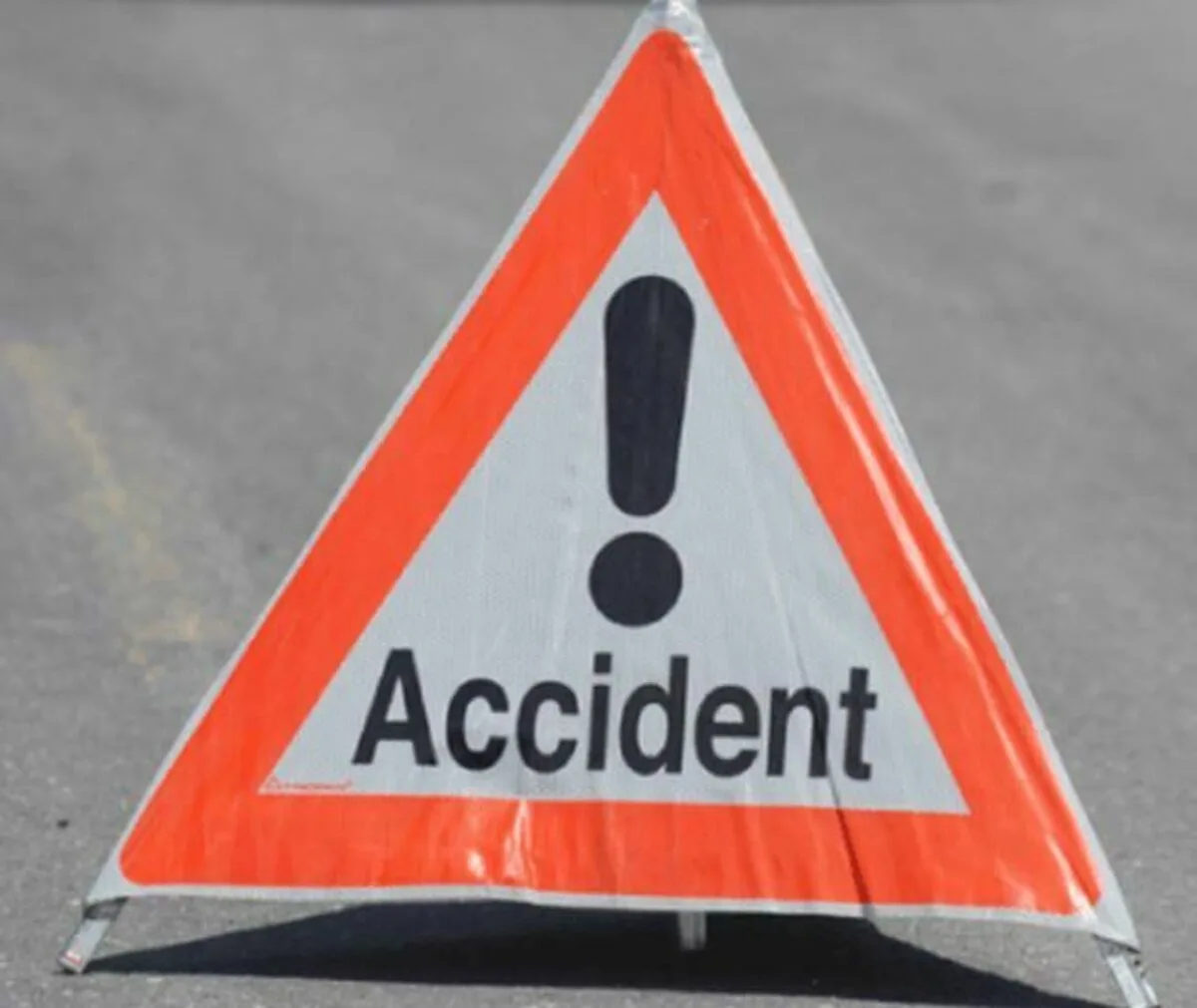 Accident produs între un autotren şi un autoturism pe DN 15 C; o persoană rănită