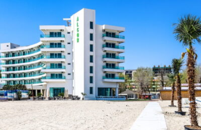 Ce a găsit o cameristă în balconul unei camere de hotel din Mamaia?
