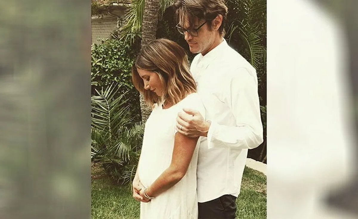 Ashley Tisdale își amintește de experiența ei „uimitoare” cu travaliul la o săptămână după ce a adus-o pe lume pe fiica ei Jupiter