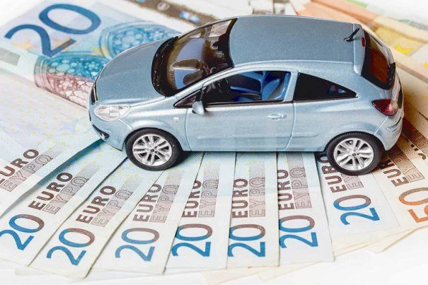 Bătaie pe RCA: Sute de mii de polițe Euroins expiră astăzi, iar șoferii se grăbesc să își cumpere alta. Directorul ASF: „Monitorizăm tot. Avem update-uri la fiecare oră!”. Cât dai acum pe RCA și cine vinde cel mai mult