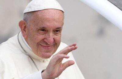 Papa Francisc numește prima femeie la conducerea guvernatoratului Vaticanului