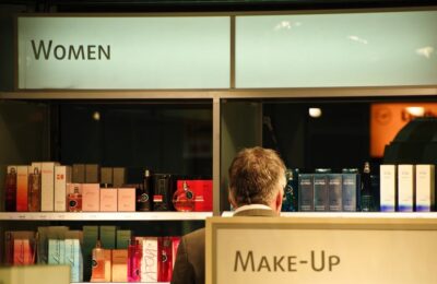 Idei de cadouri pentru Ziua Femeii. Cum să îți impresionezi partenera