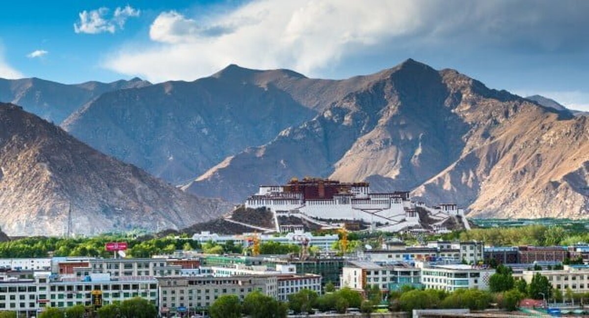 Arc’teryx își cere scuze pentru artificii organizate în Tibet