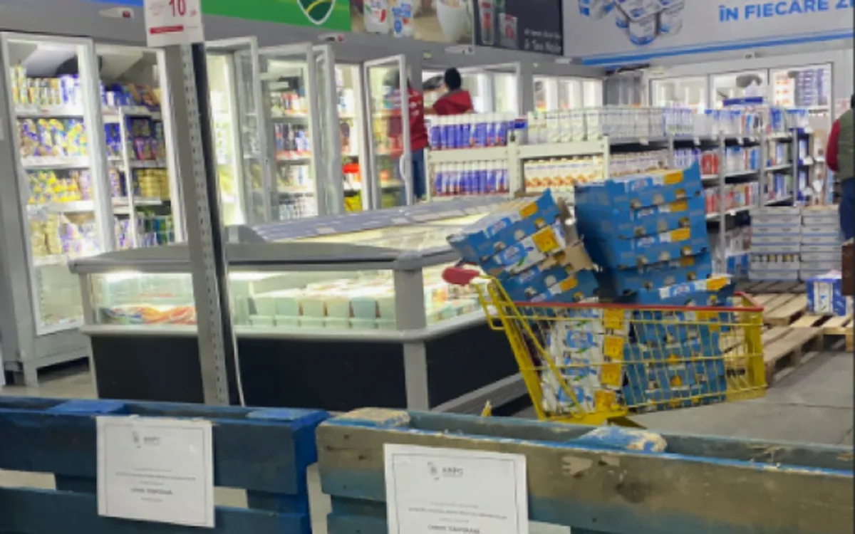 Au pus lacătul la Lidl, Profi și Carrefour! Imagini halucinante.