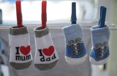 Cum îngrijim hainele de bebeluși?