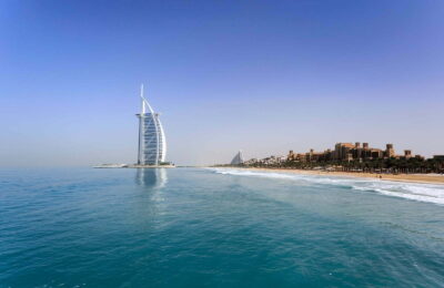 Cum să te îmbraci în Emiratele Arabe Unite pentru a nu-ți strica vacanța