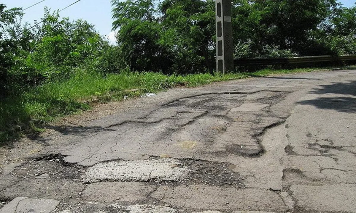 Consiliile judeţene vor primi anul viitor un buget de un miliard de lei pentru drumurile judeţene