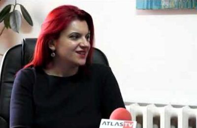 Profesoara din Focșani care apare în ipostaze intime cu un elev de-al său, propusă pentru funcția de inspector școlar