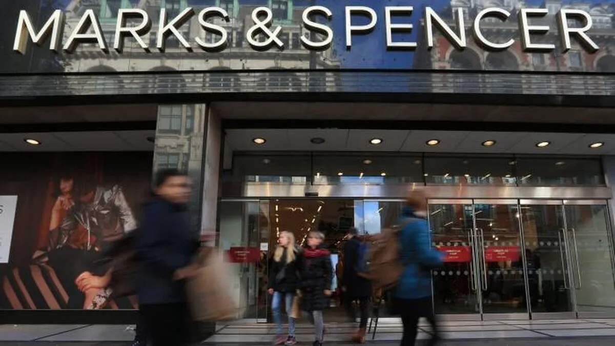 Profitul anual al M&S scade cu 88%, deoarece COVID distruge vânzările în materie de haine