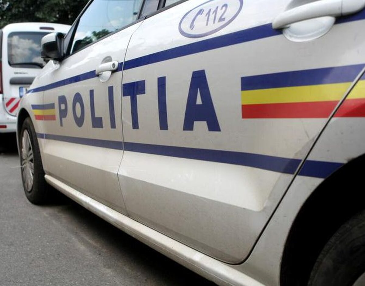 Fată de 13 ani, găsită moartă într-o râpă dintr-o pădure din comuna Telciu.