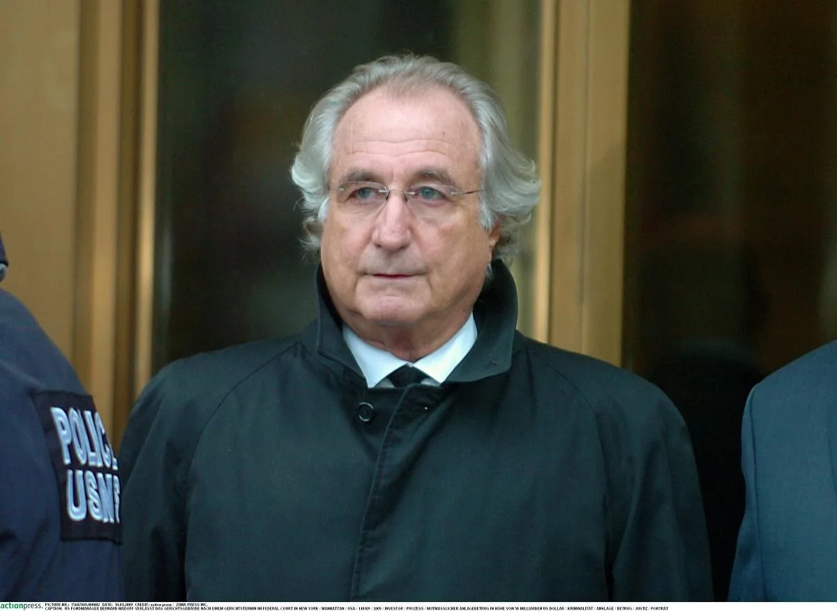 Finanțatorul condamnat Bernie Madoff a murit în închsioare