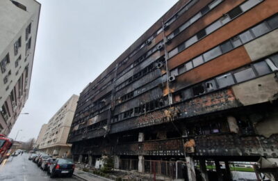 Incendiul din Constanța: Oamenii aleargă prin flăcări,