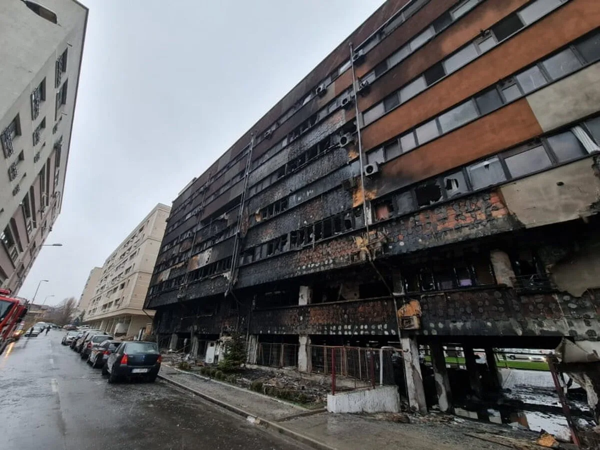 Incendiul din Constanța: Oamenii aleargă prin flăcări,