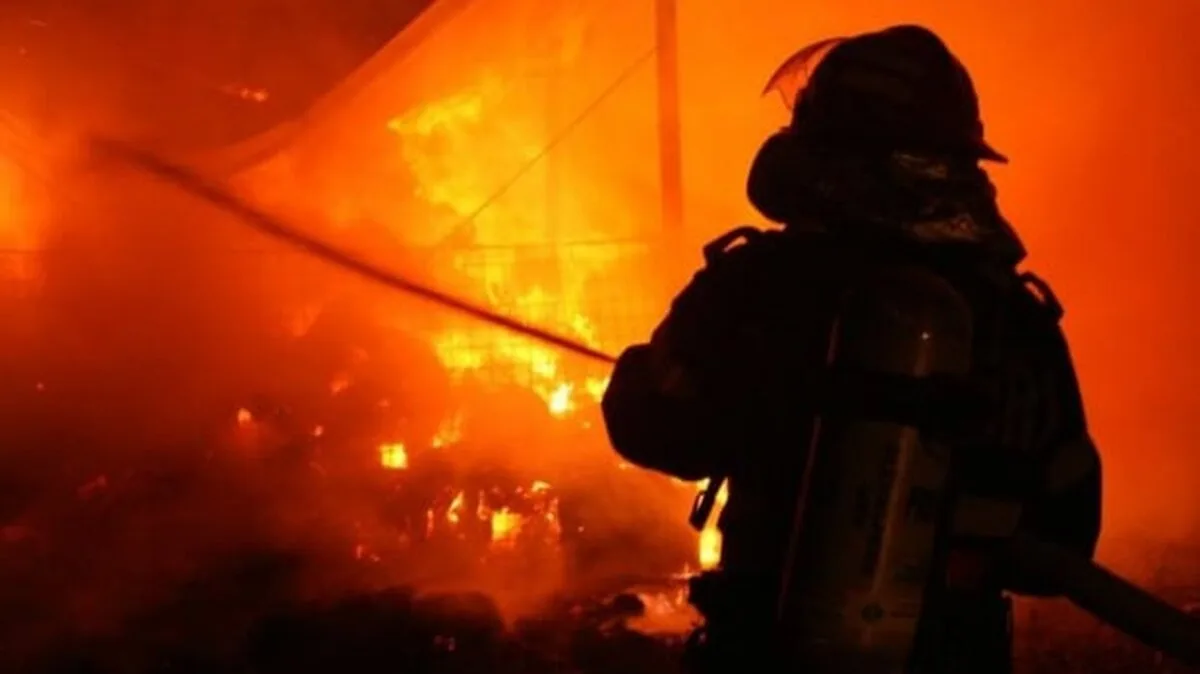 Incendiu la o hală de producţie de polistiren din Mija,Dâmboviţa
